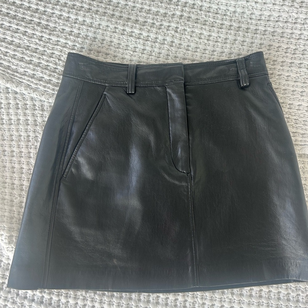 Aritzia Babaton Black Leather Mini Skirt - never worn! Size 2